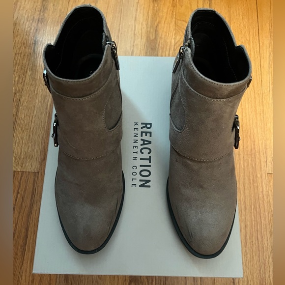 Kenneth Cole Reaction Re-Bella Ankle Bootie - Picture 2 of 8